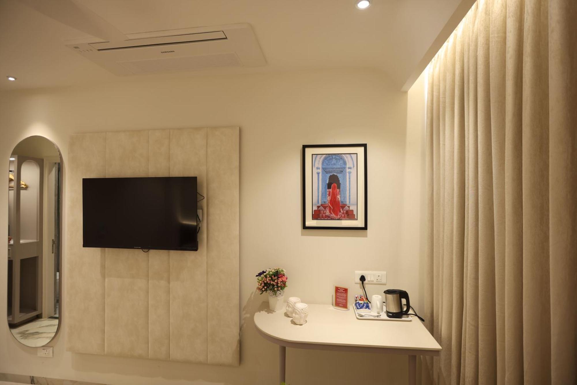 Hiraya Hotels Mohali Екстериор снимка