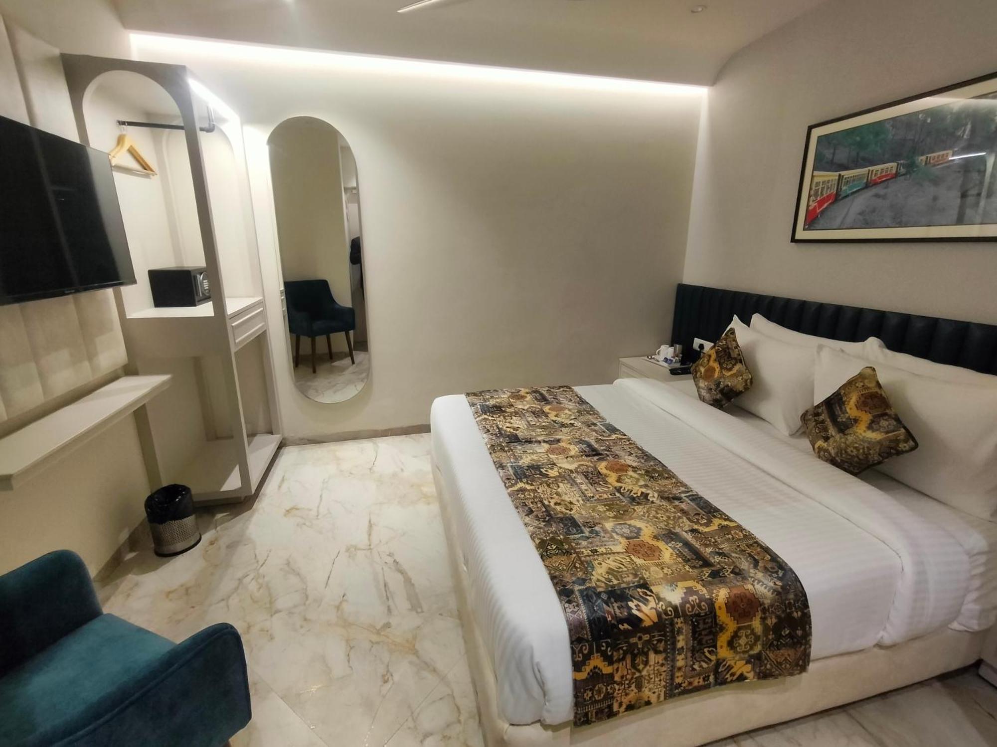 Hiraya Hotels Mohali Екстериор снимка