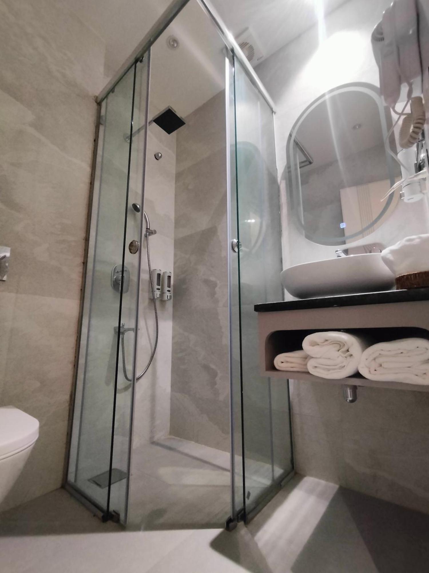 Hiraya Hotels Mohali Екстериор снимка