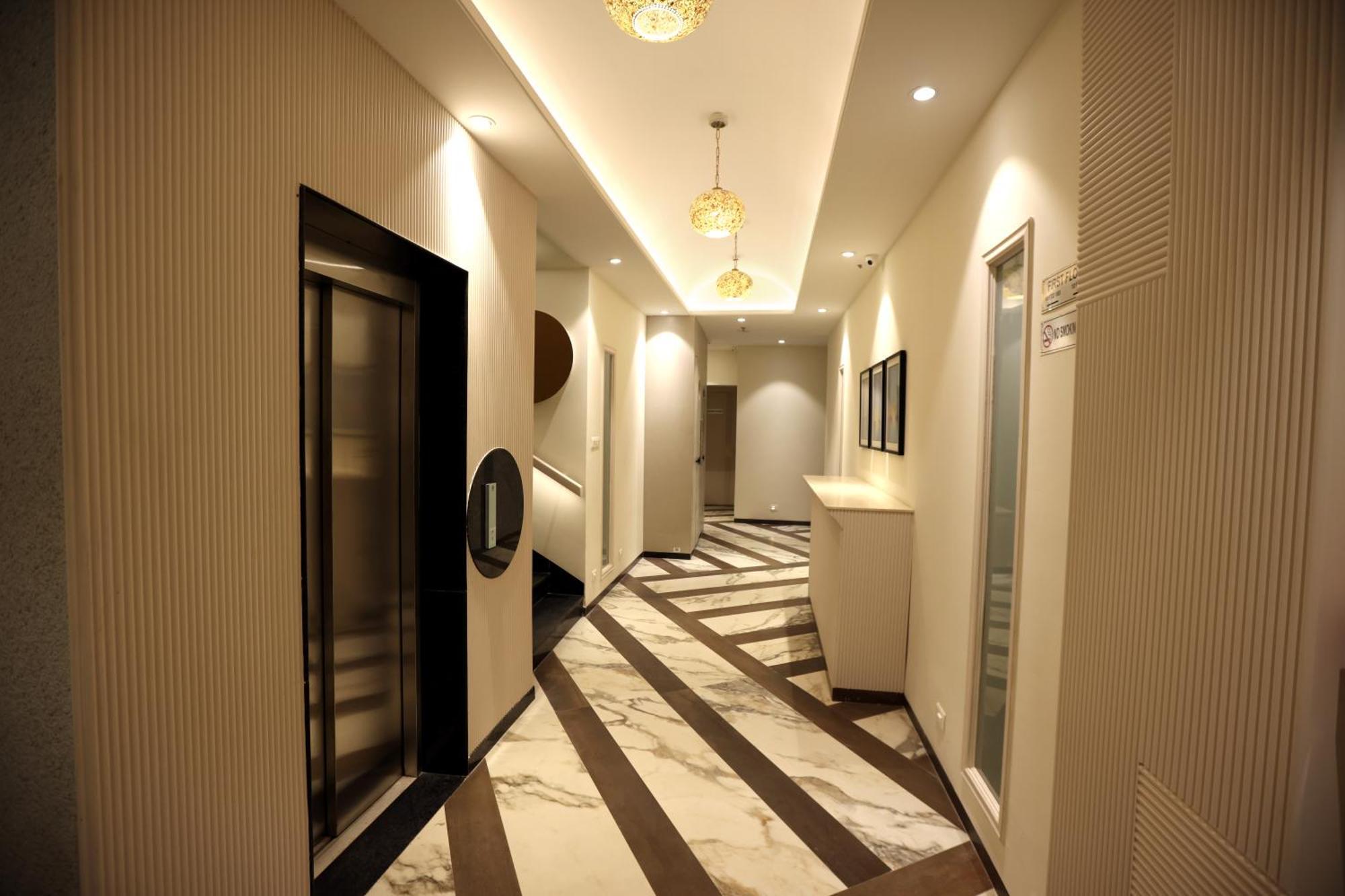Hiraya Hotels Mohali Екстериор снимка