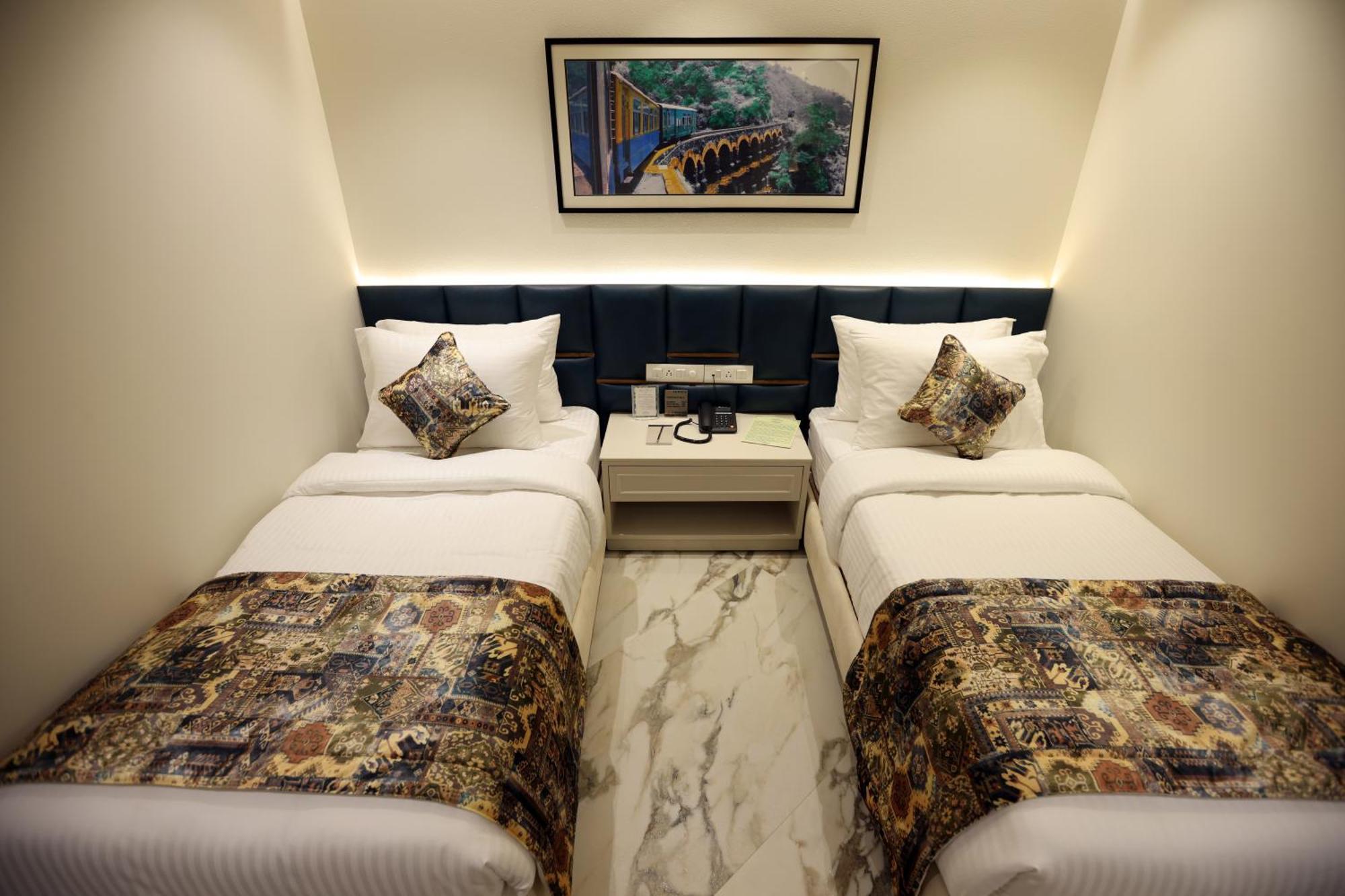 Hiraya Hotels Mohali Екстериор снимка