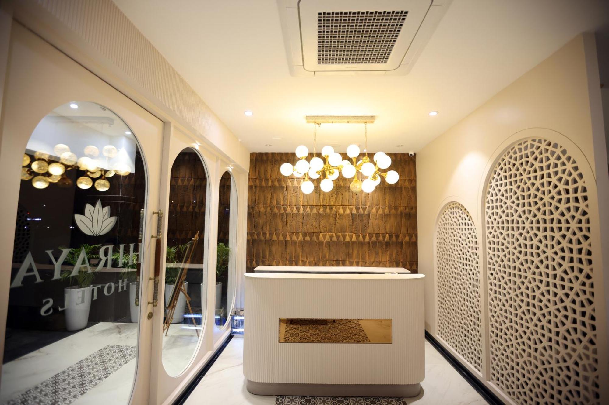 Hiraya Hotels Mohali Екстериор снимка