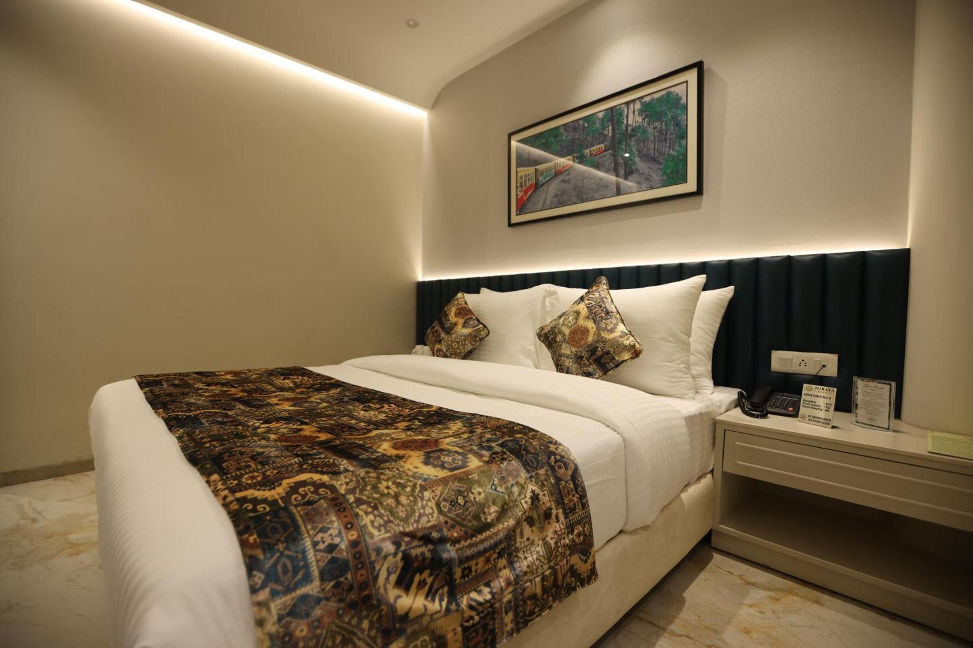Hiraya Hotels Mohali Екстериор снимка