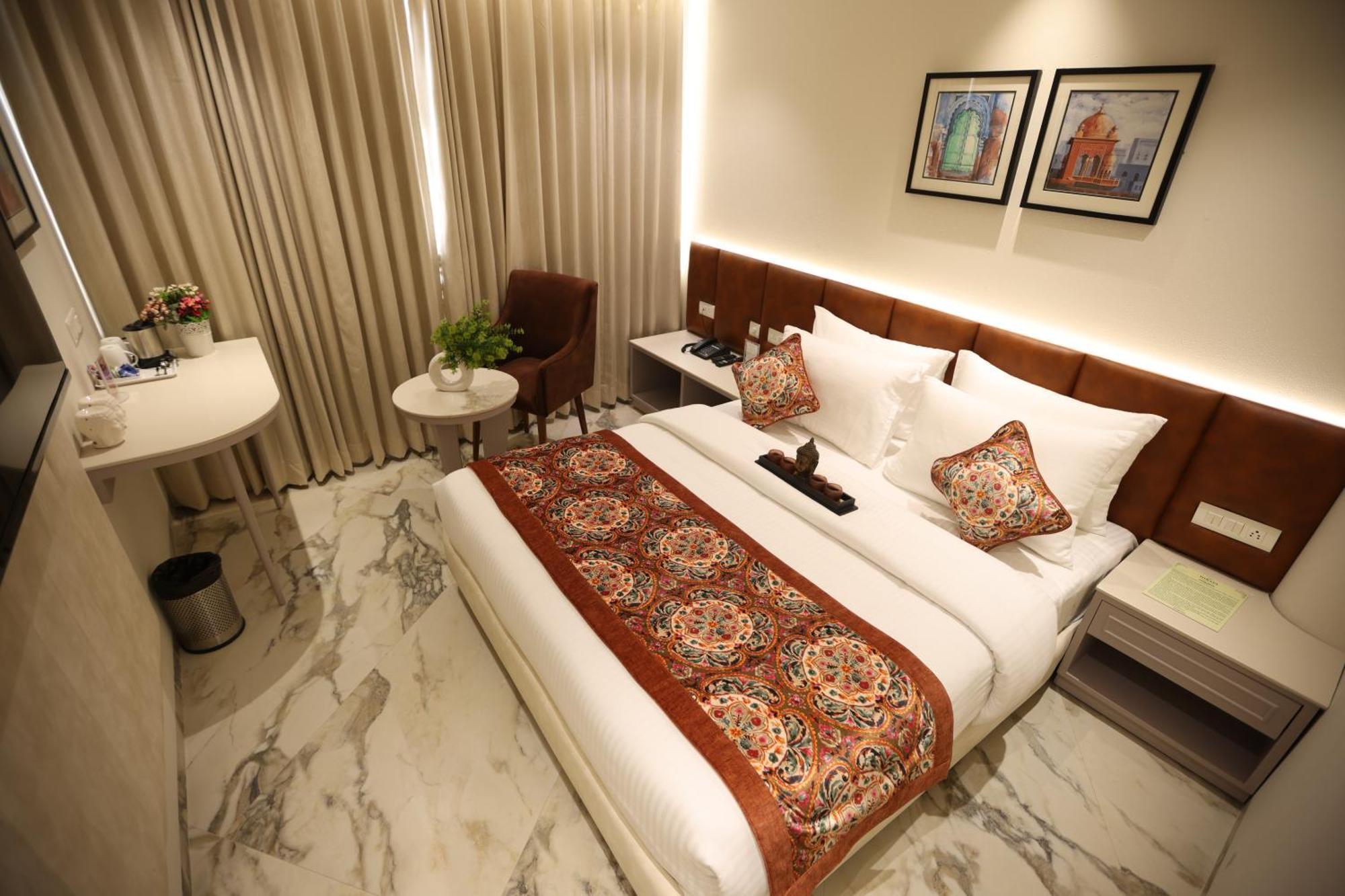 Hiraya Hotels Mohali Екстериор снимка
